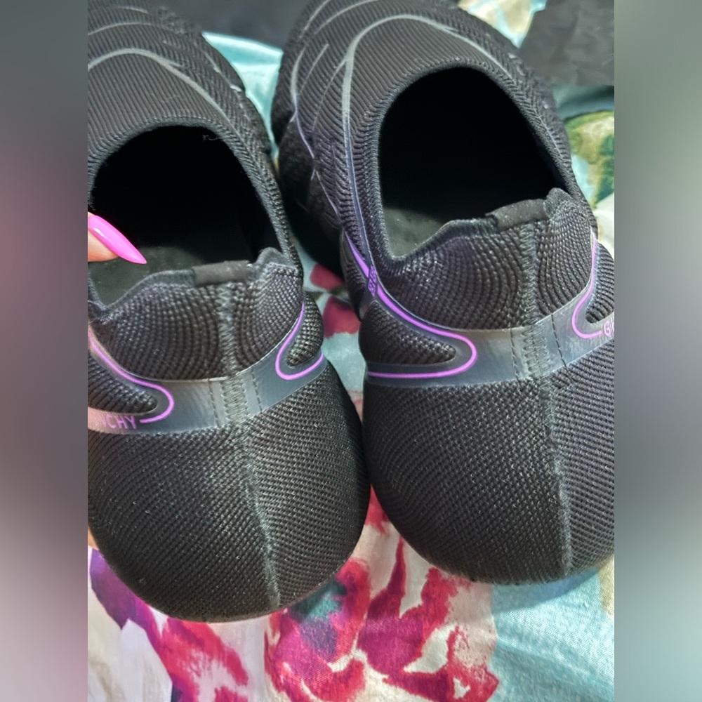 Brand New GIVENCHY
Black TK-360 Sneakers size 36 and fits a women’s 37. - Picture 11 of 15